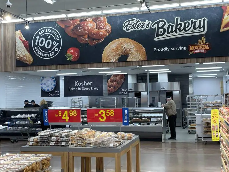 Buying Cakes From Walmart Bakery (7 Things You Should Know)