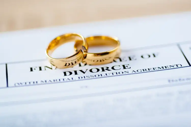 Can a Financial Advisor Help With Divorce