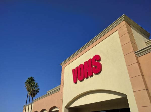 Vons Store Hours