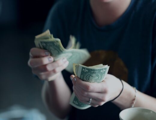 7 Tips and Life Hacks for Students to Help Save More Money